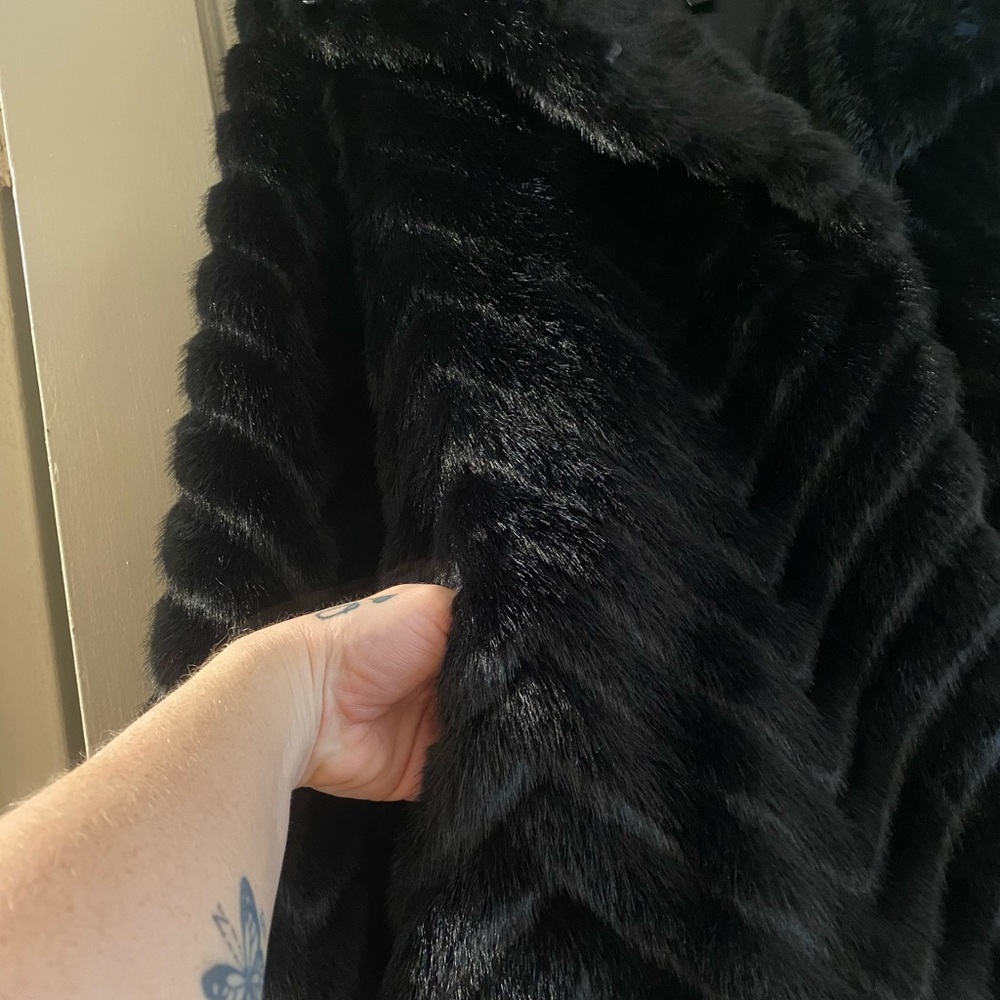 Bernardo Luxurious Black Teddy Jacket - Picture 10 of 10